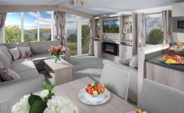 1.Regal-Kensington-Lounge