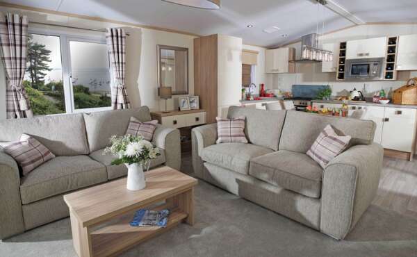 2.Regal-Harlington-Lounge-Kitchen