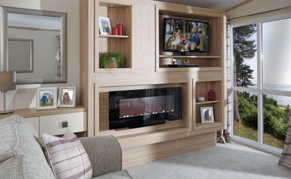 4.Regal-Harlington-Lounge-TV
