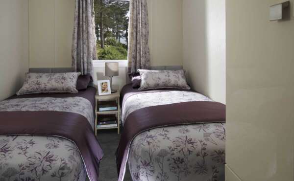 6.Regal-Harlington-Twin-Bedroom